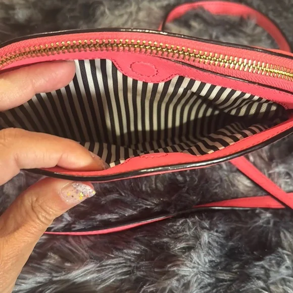 Kate Spade Pink Crossbody Bag with Gold Chain - Picture 3 of 4